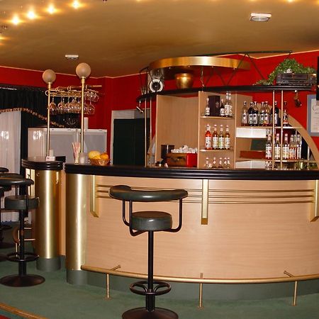 פוזנן Hotel 222 מראה חיצוני תמונה